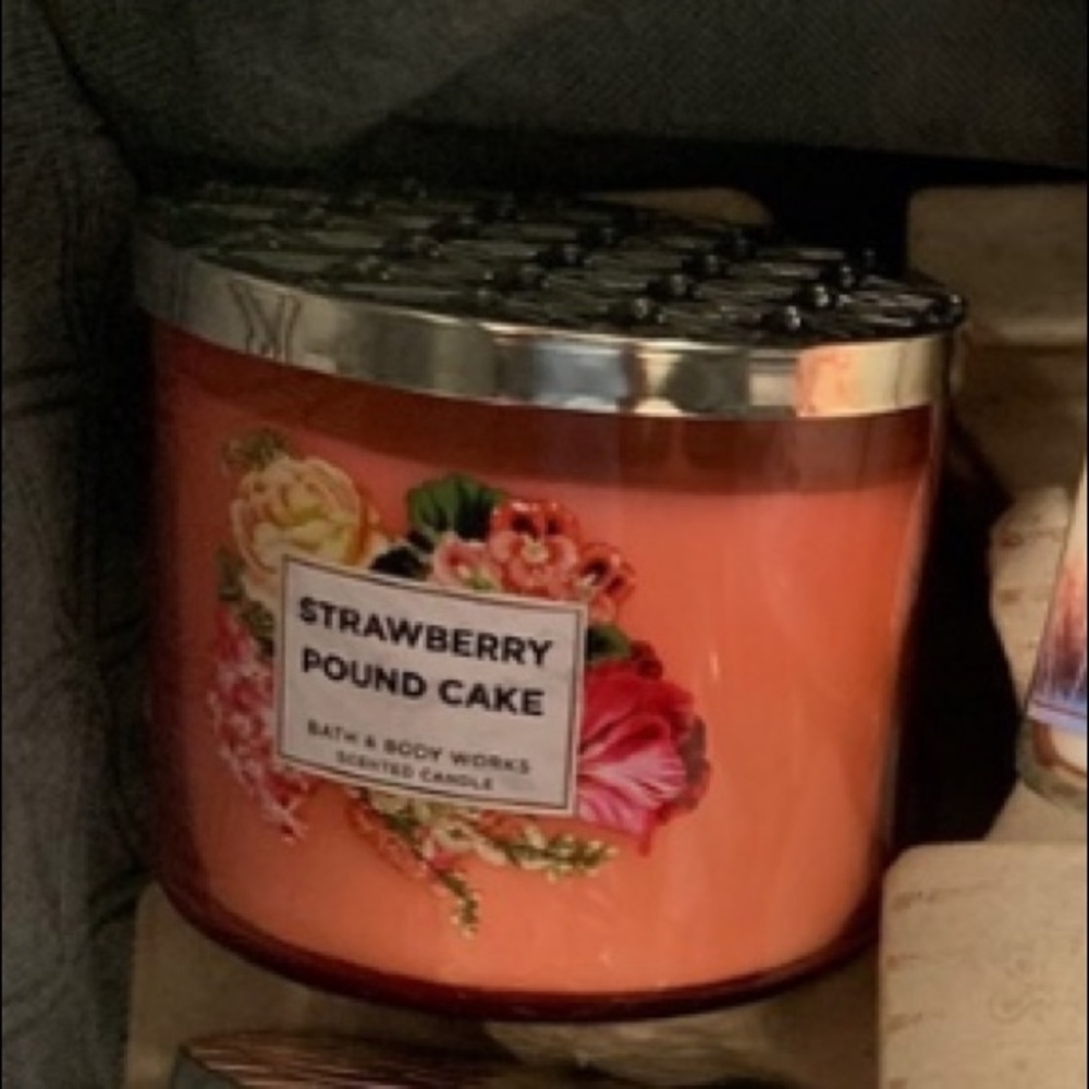 For Winterlover🍂🍁🧡 Set of 2 Bath & Body Candles